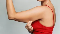 脂肪は自然に落ちるものではない：引き締まった腕を手に入れるための本当に効果的な方法